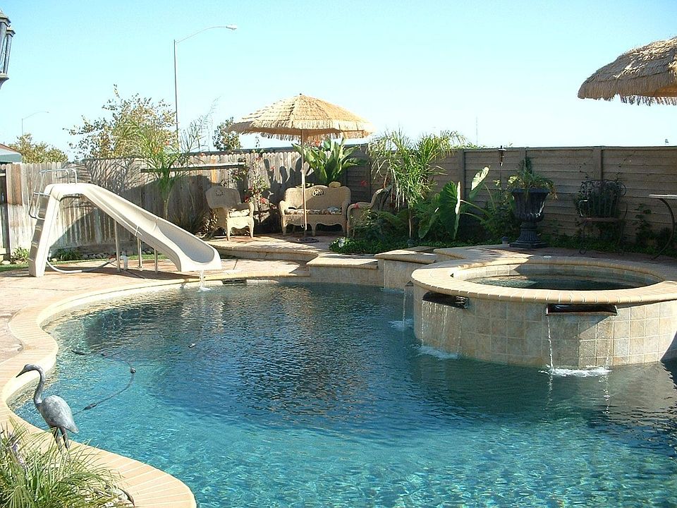 1st image of 1826 Universal Dr