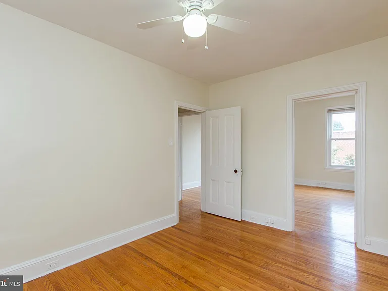 2207 Catharine St #2 — Photo 18