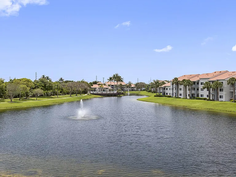 Waters Edge Delray — Photo 23