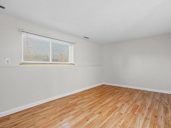 2nd image of 1171 Nantasket Ave APT 1