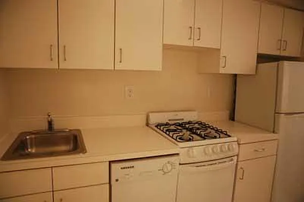 Rented by Buchbinder & Warren | media 36