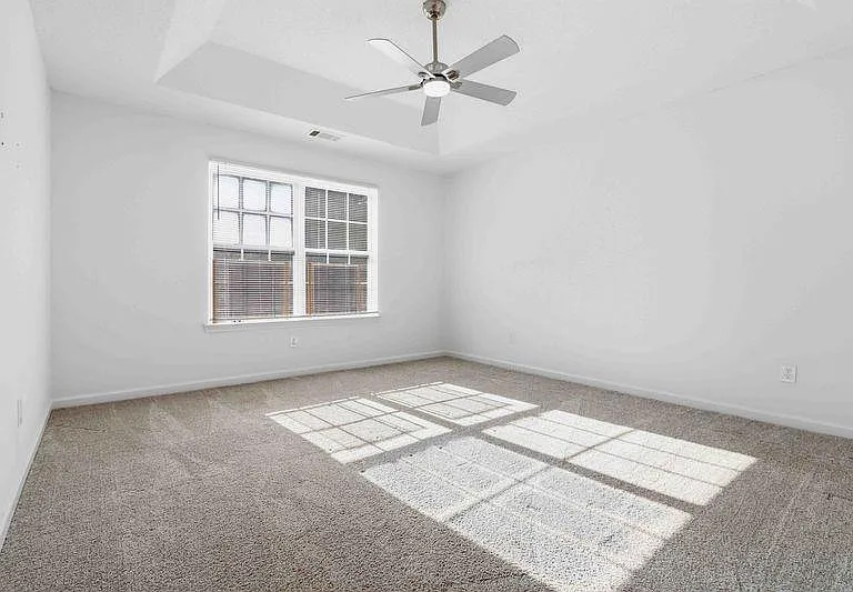 420 Thistle Cv — Photo 11