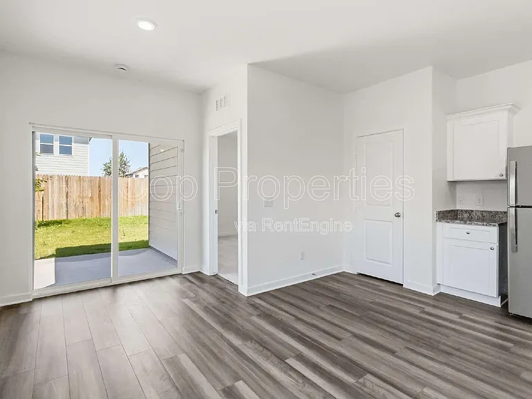 10219 Pine River Dr — Photo 14