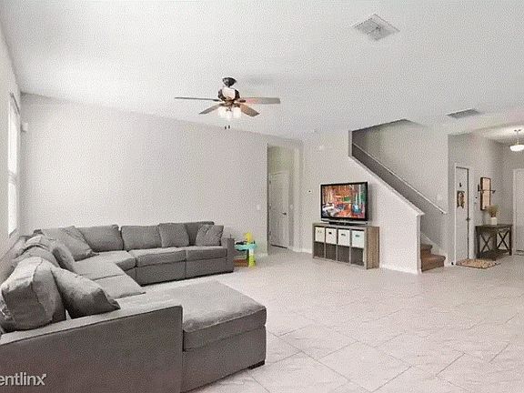 4th image of 721 Bay Bridge Cir