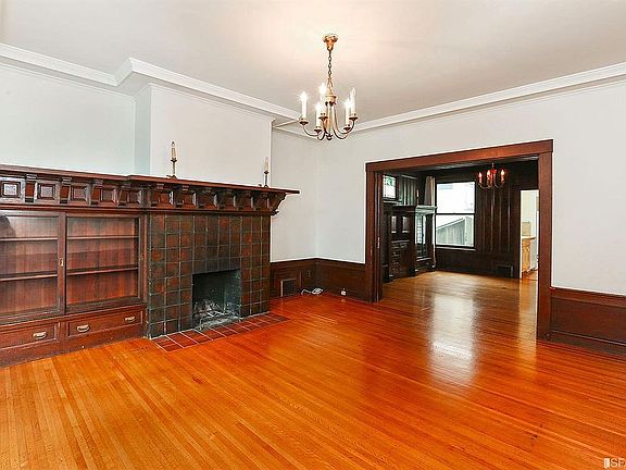 4th image of 1023 Broderick St