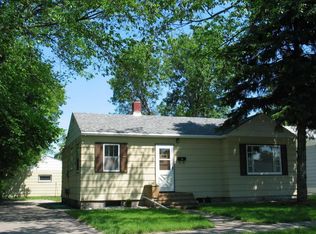 1702 8th Ave N, Grand Forks, ND 58203