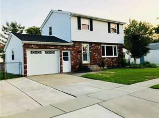 11 Christen Ct, Lancaster, NY 14086