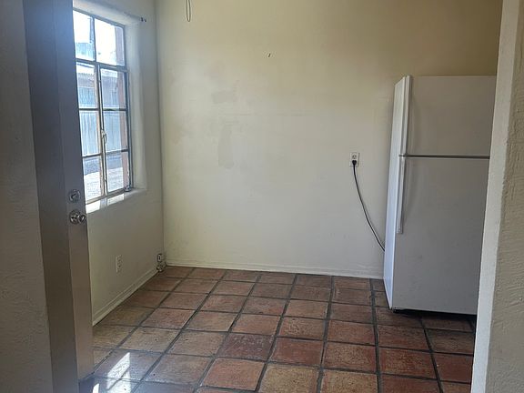 3rd image of 1020 Marquette Ave NE