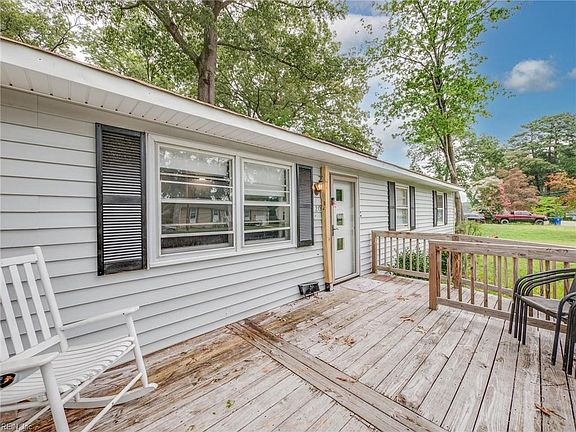 5th image of 208 Collins Dr