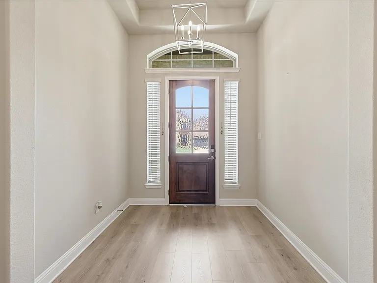 2609 Loxley Dr — Photo 3
