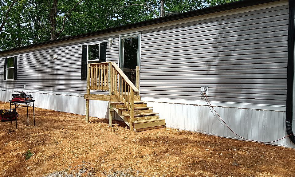2nd image of 2100 Old Wolf River Rd