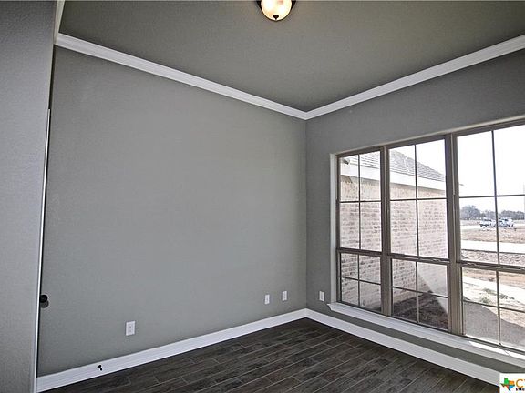 3rd image of 3806 Wicker Dr