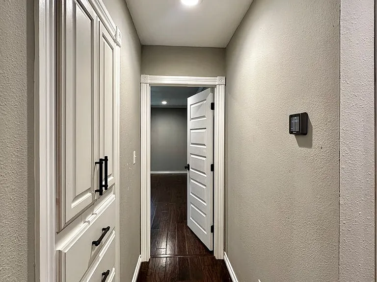 305 NW 35th St — Photo 33