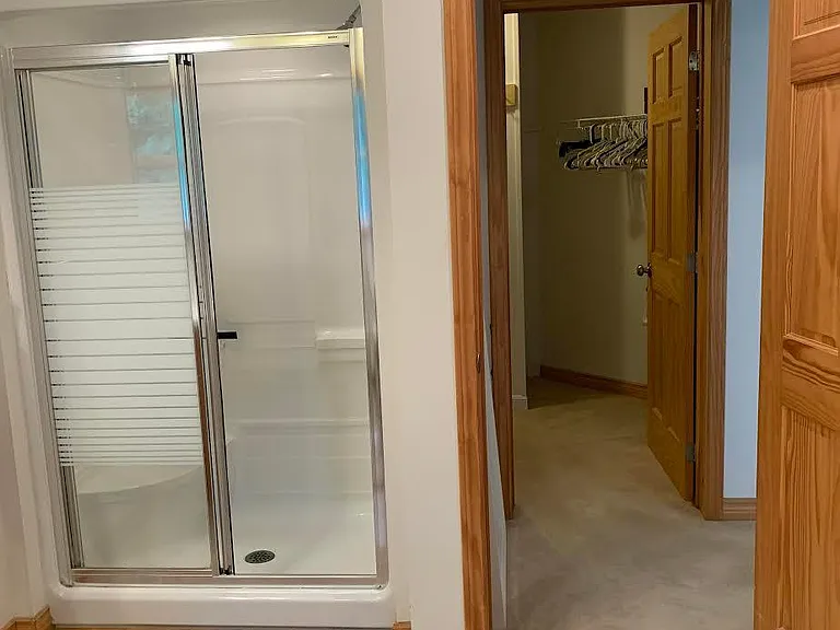 Master shower to master closet