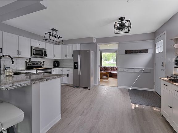 5th image of 1094 Jessie Ave