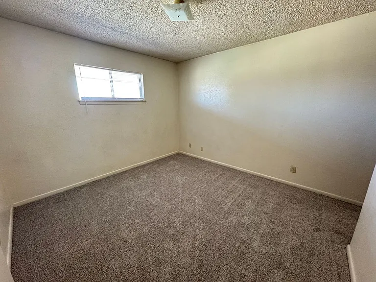 806 Safady St — Photo 8