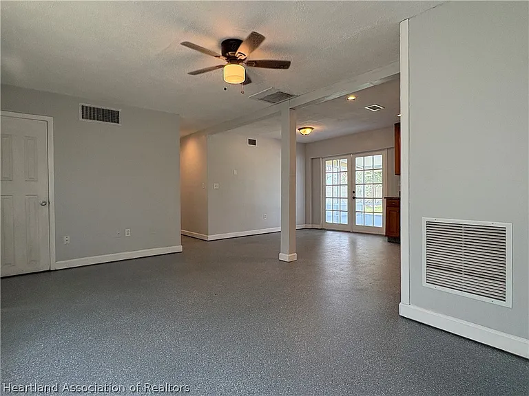 1817 Sandra Blvd — Photo 5