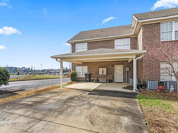 3rd image of 1280 Stadium Dr NE