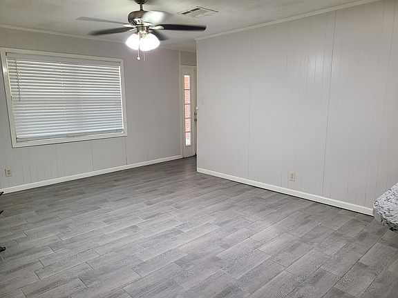 Extra living room in front of kitchen