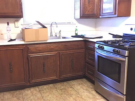 4th image of 300 Hillman Ave #2