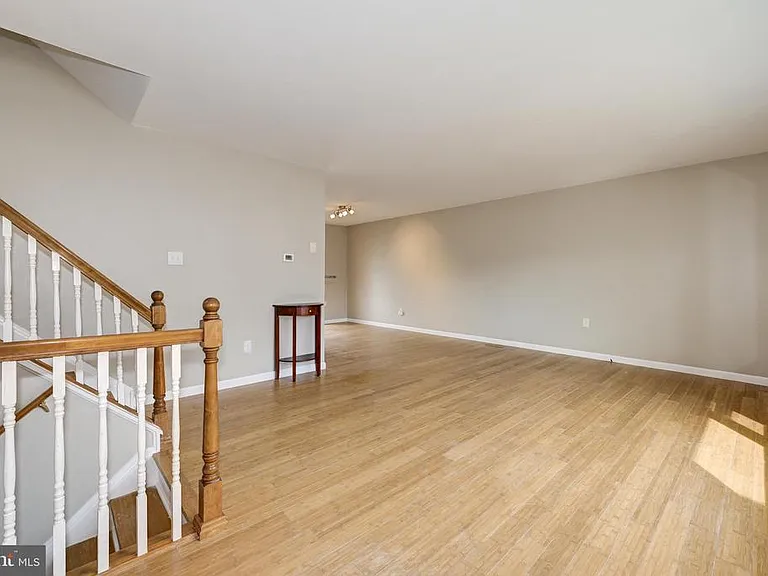 76 Argyle Ave — Photo 14