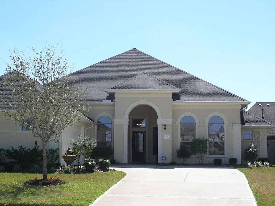 Experience the waterfront living in Seabrook Island in this one story 4/3/    