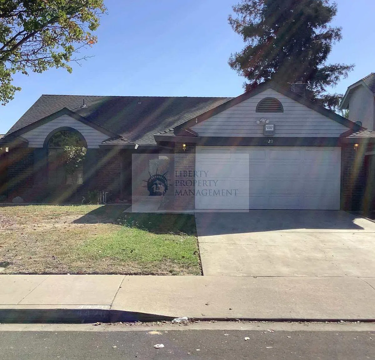 3 bed, 1344 sqft, $2,350 — Photo 2