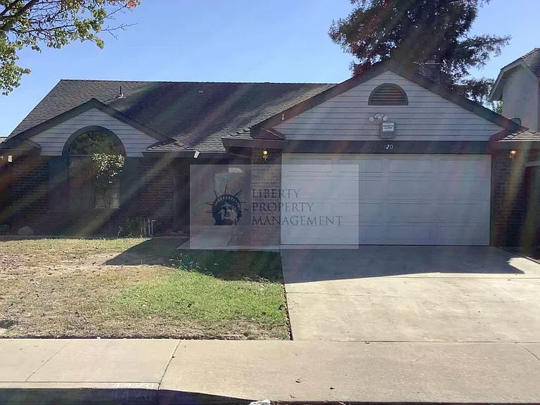 4420 E Orangeburg Ave — Photo 2