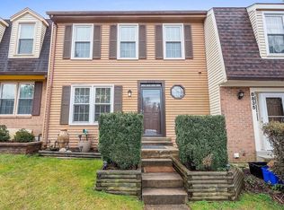 8833 Winding Hollow Way, Springfield, VA 22152