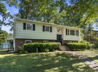 170 Everett Rd, Parsippany, NJ 07054