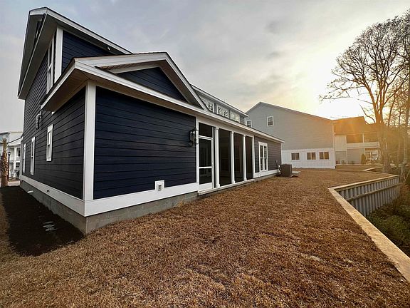 2nd image of 903 Inlet View Dr.