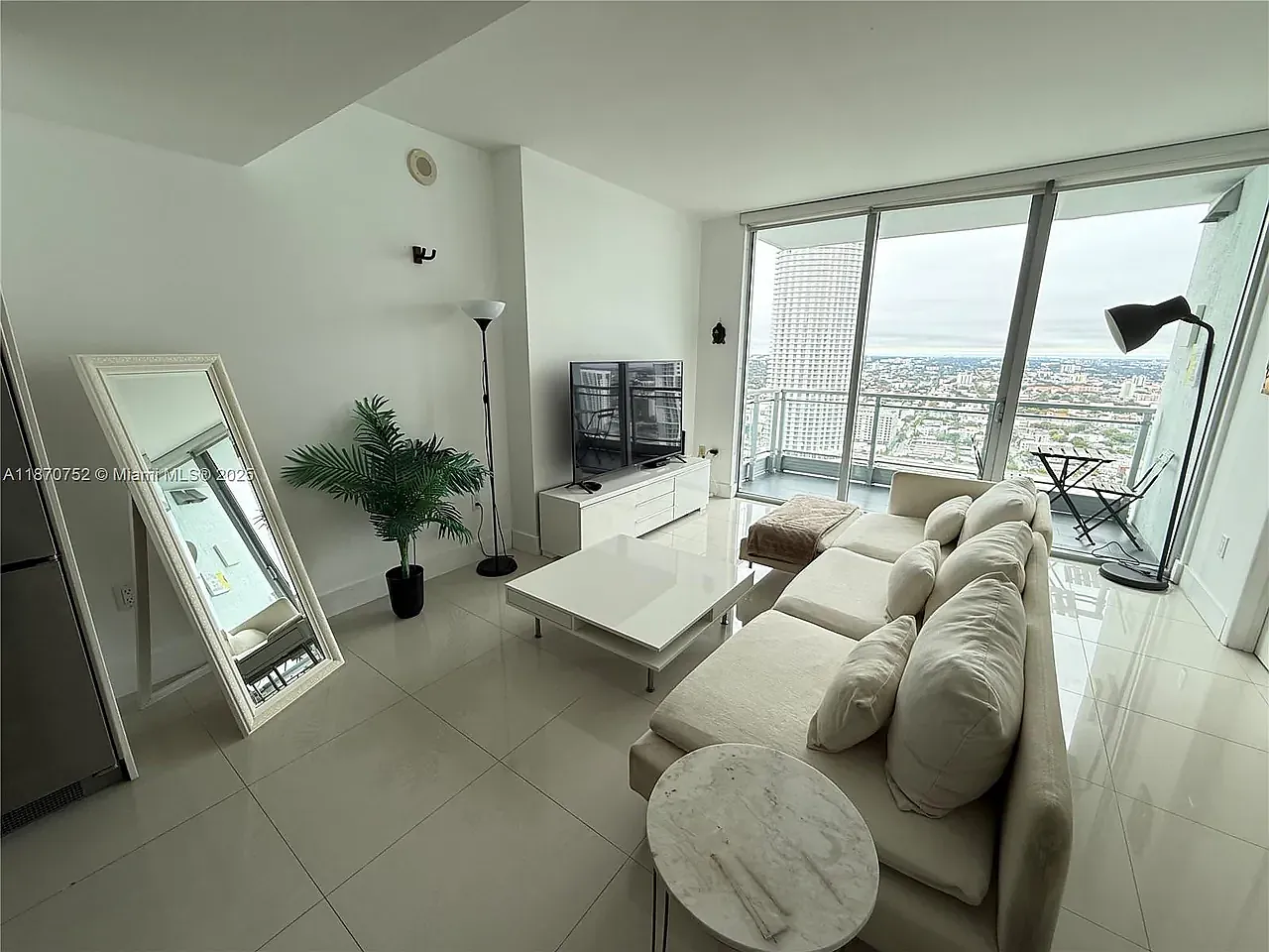 1 bed, 764 sqft, $3,250 — Photo 1