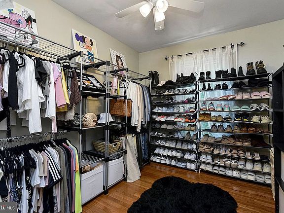 3rd image of 3809 Lansdale Ct #70