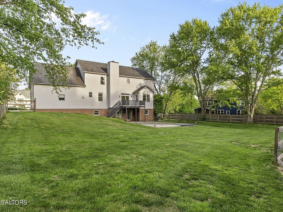 1st image of 416 Sweetgum Dr