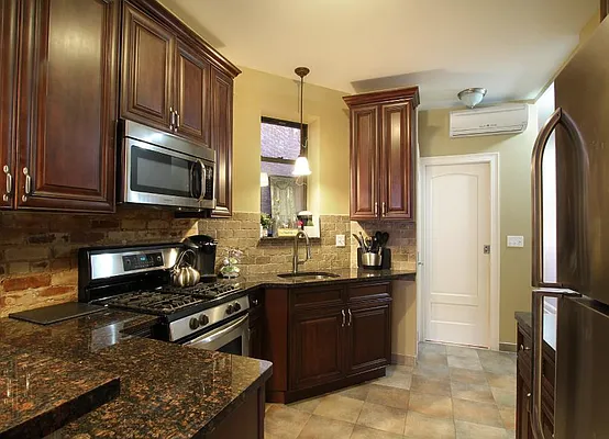 Rented by Warburg | media 10