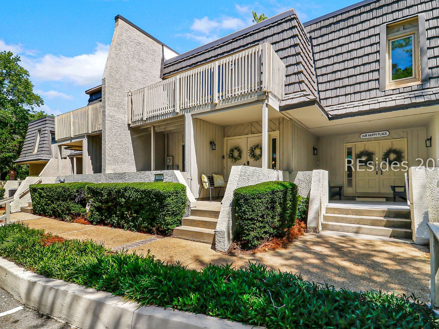 1 Gloucester Rd APT 103