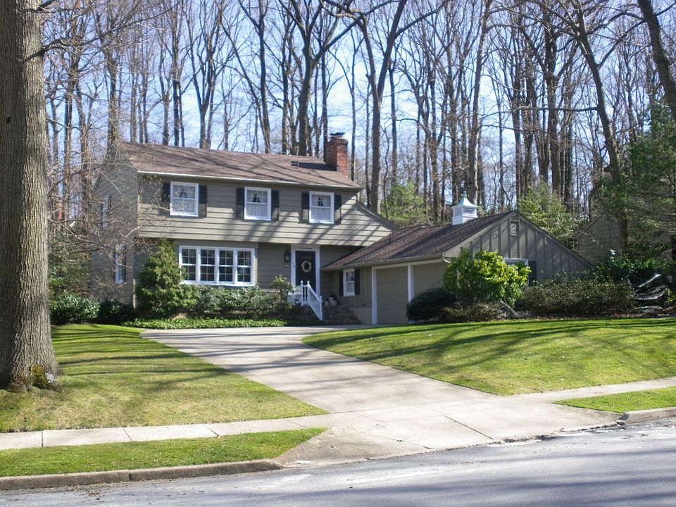 Large wooded lot