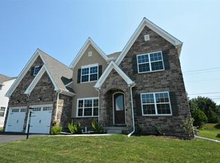 652 Warminster Ln, Lititz, PA 17543