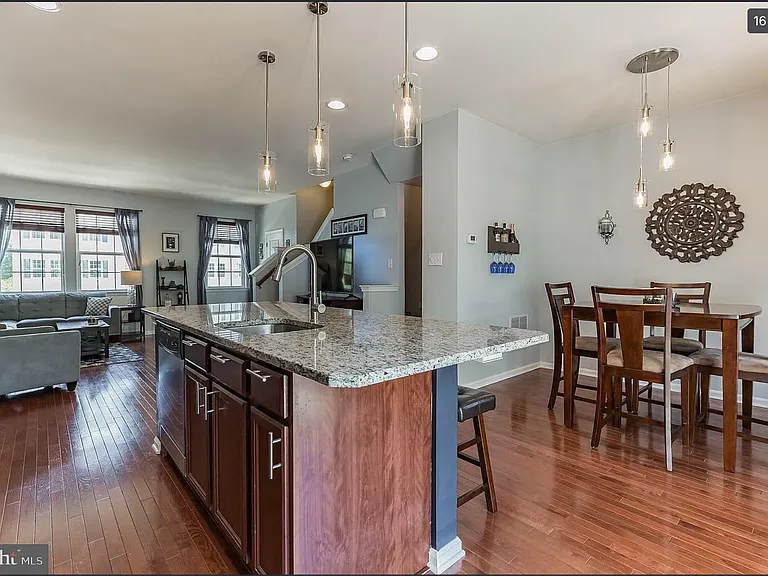 423 Dogwood Dr — Photo 16