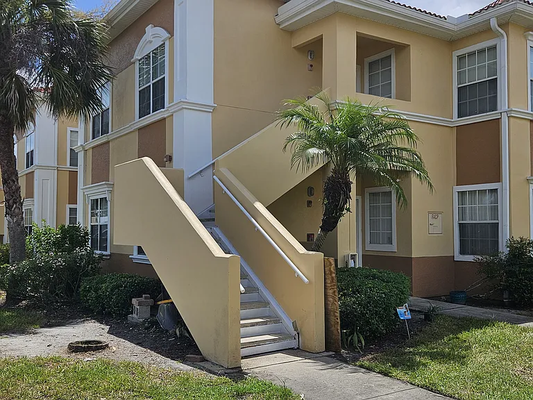 1010 Villagio Cir #204 — Photo 1