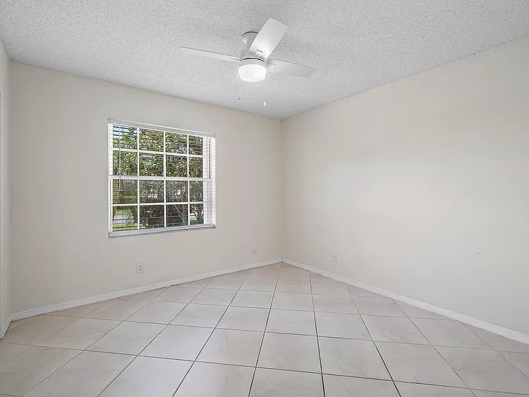 6192 Floral Lakes Dr — Photo 15