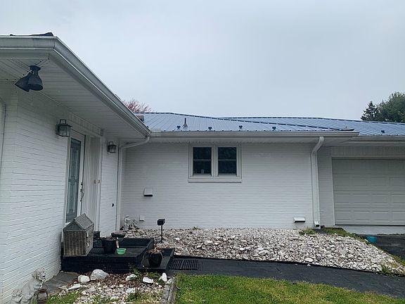5th image of 359 Panorama Dr