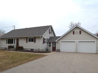 749 Glacier Rd, Pewaukee, WI 53072