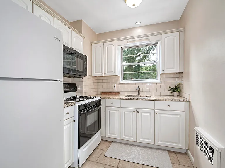 100 Theodore Fremd Ave #B2C — Photo 7