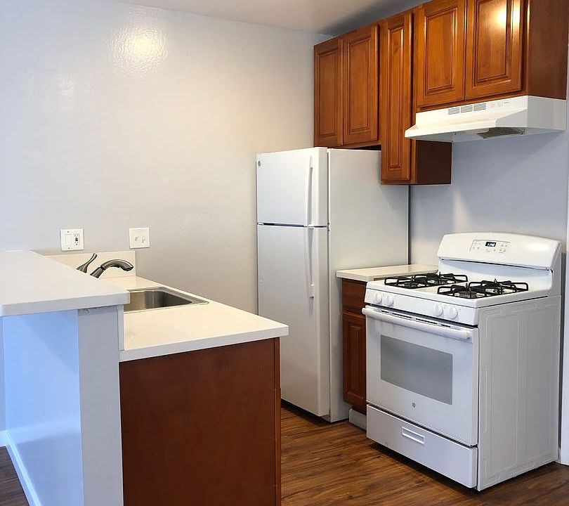 2nd image of 2522 35th Ave APT 18