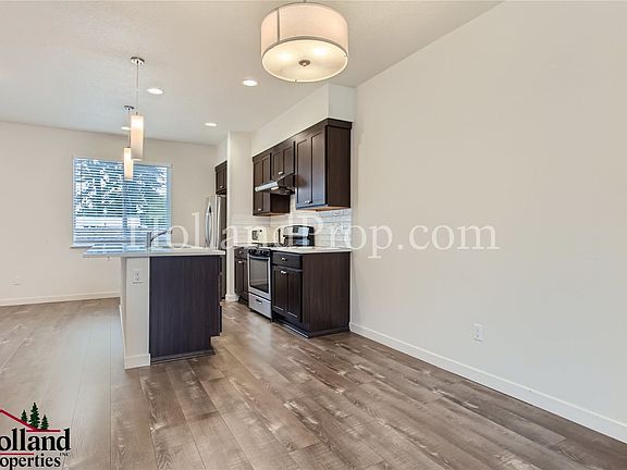 3rd image of 3794 SW Ekin Ter