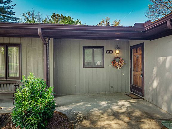 4th image of 1631 Terrace Dr