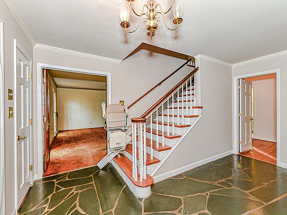 5th image of 819 River Oaks Ln