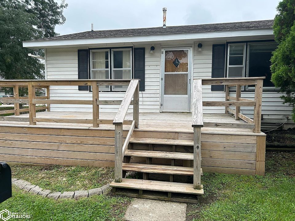 1st image of 301 SE 3rd St