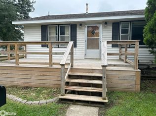 301 SE 3rd St, Leon, IA 50144